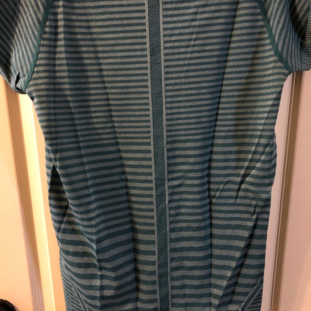 Lululemon Top - Picture 2 of 2